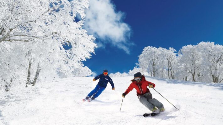 best time to ski in Japan