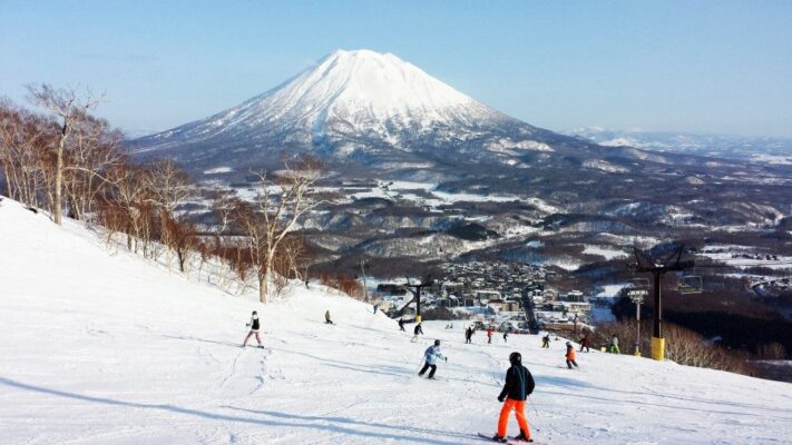 best time to ski in Japan
